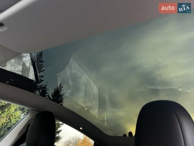 Черный Тесла Model Y, объемом двигателя 0 л и пробегом 64 тыс. км за 29100 $, фото 16 на Automoto.ua