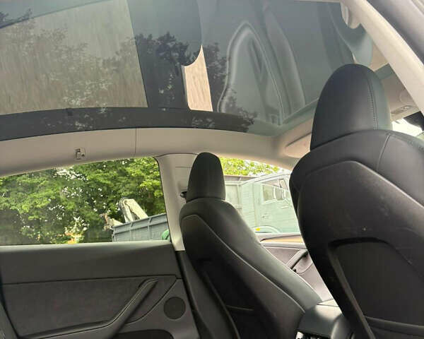 Чорний Тесла Model Y, об'ємом двигуна 0 л та пробігом 27 тис. км за 27399 $, фото 25 на Automoto.ua