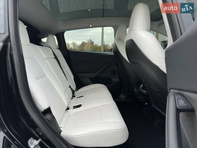 Чорний Тесла Model Y, об'ємом двигуна 0 л та пробігом 38 тис. км за 30799 $, фото 87 на Automoto.ua