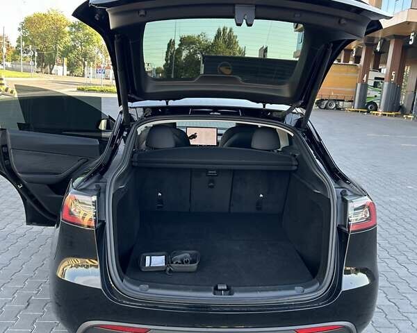 Черный Тесла Model Y, объемом двигателя 0 л и пробегом 14 тыс. км за 30500 $, фото 11 на Automoto.ua