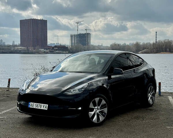 Черный Тесла Model Y, объемом двигателя 0 л и пробегом 29 тыс. км за 27077 $, фото 1 на Automoto.ua