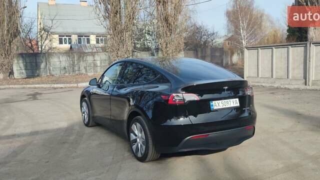 Черный Тесла Model Y, объемом двигателя 0 л и пробегом 30 тыс. км за 29000 $, фото 3 на Automoto.ua