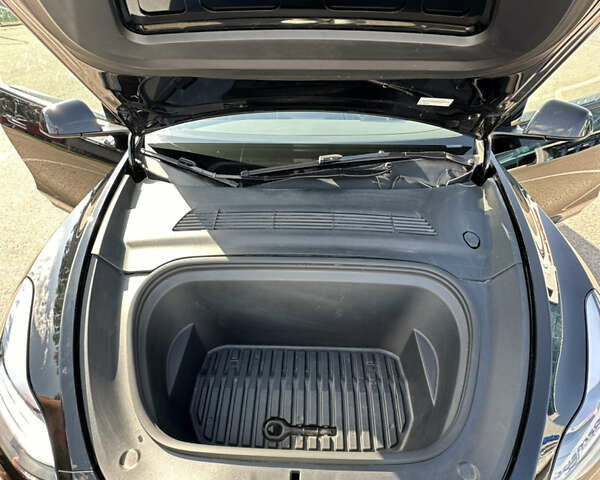 Черный Тесла Model Y, объемом двигателя 0 л и пробегом 31 тыс. км за 30500 $, фото 17 на Automoto.ua