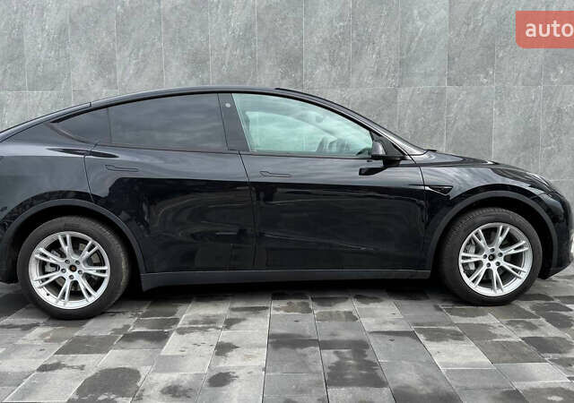 Чорний Тесла Model Y, об'ємом двигуна 0 л та пробігом 44 тис. км за 25500 $, фото 6 на Automoto.ua