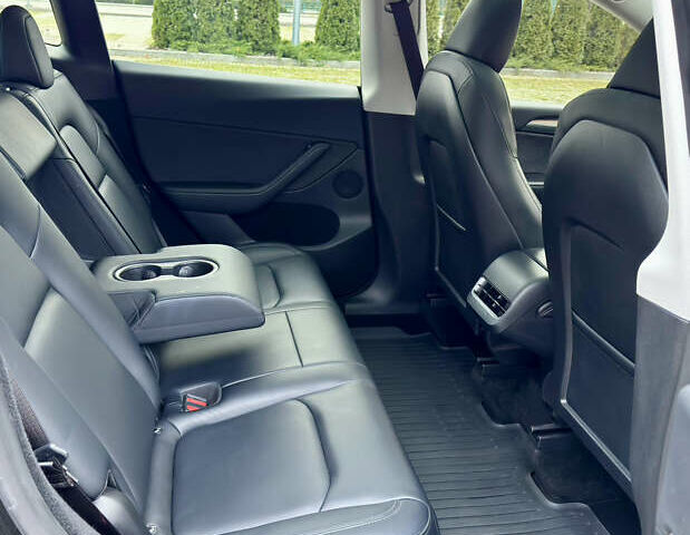 Чорний Тесла Model Y, об'ємом двигуна 0 л та пробігом 66 тис. км за 34500 $, фото 13 на Automoto.ua
