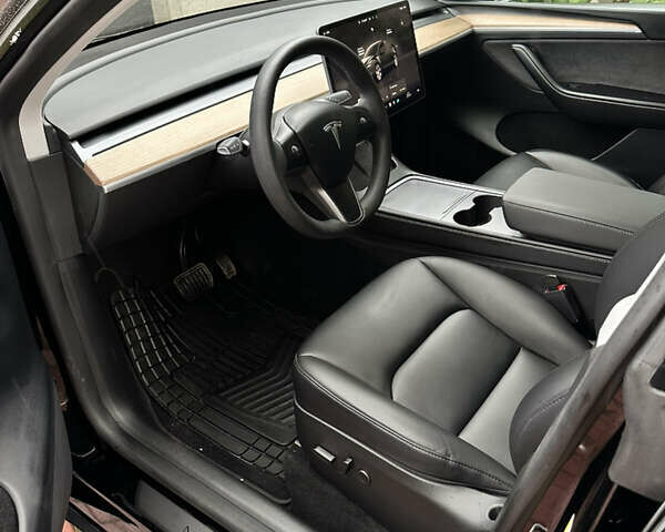 Черный Тесла Model Y, объемом двигателя 0 л и пробегом 8 тыс. км за 29900 $, фото 20 на Automoto.ua