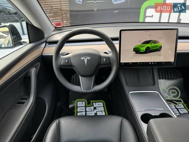 Черный Тесла Model Y, объемом двигателя 0 л и пробегом 1 тыс. км за 34900 $, фото 23 на Automoto.ua