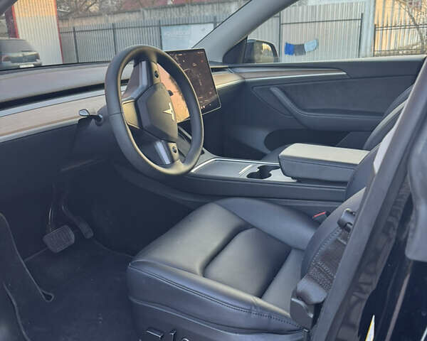 Черный Тесла Model Y, объемом двигателя 0 л и пробегом 11 тыс. км за 25500 $, фото 21 на Automoto.ua
