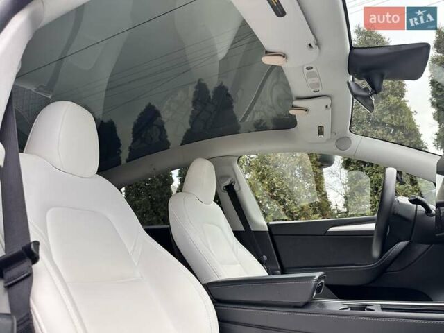 Чорний Тесла Model Y, об'ємом двигуна 0 л та пробігом 99 тис. км за 22999 $, фото 16 на Automoto.ua