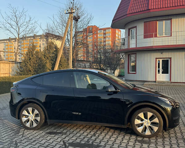 Черный Тесла Model Y, объемом двигателя 0 л и пробегом 11 тыс. км за 25500 $, фото 3 на Automoto.ua