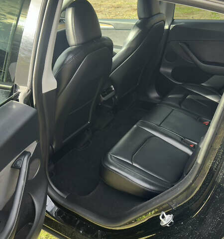 Черный Тесла Model Y, объемом двигателя 0 л и пробегом 35 тыс. км за 29999 $, фото 7 на Automoto.ua