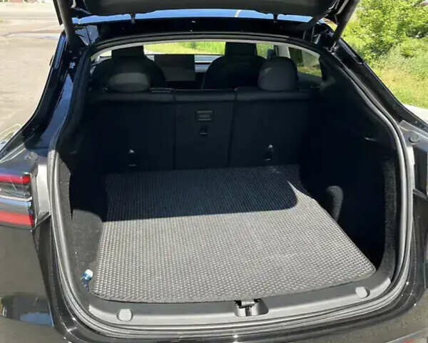 Черный Тесла Model Y, объемом двигателя 0 л и пробегом 42 тыс. км за 25300 $, фото 2 на Automoto.ua