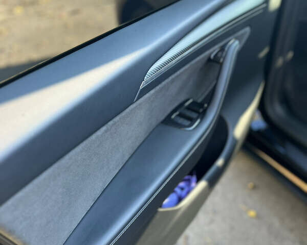 Черный Тесла Model Y, объемом двигателя 0 л и пробегом 35 тыс. км за 36000 $, фото 14 на Automoto.ua