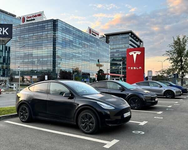 Черный Тесла Model Y, объемом двигателя 0 л и пробегом 35 тыс. км за 26000 $, фото 14 на Automoto.ua
