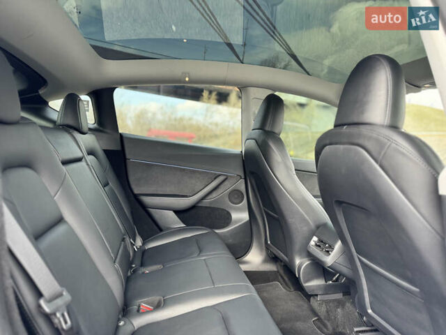 Черный Тесла Model Y, объемом двигателя 0 л и пробегом 29 тыс. км за 27077 $, фото 45 на Automoto.ua