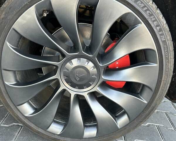 Черный Тесла Model Y, объемом двигателя 0 л и пробегом 14 тыс. км за 30500 $, фото 14 на Automoto.ua