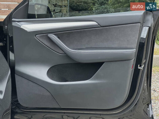 Чорний Тесла Model Y, об'ємом двигуна 0 л та пробігом 38 тис. км за 30799 $, фото 92 на Automoto.ua