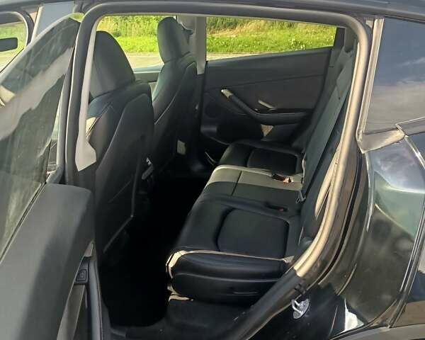 Черный Тесла Model Y, объемом двигателя 0 л и пробегом 60 тыс. км за 28000 $, фото 8 на Automoto.ua