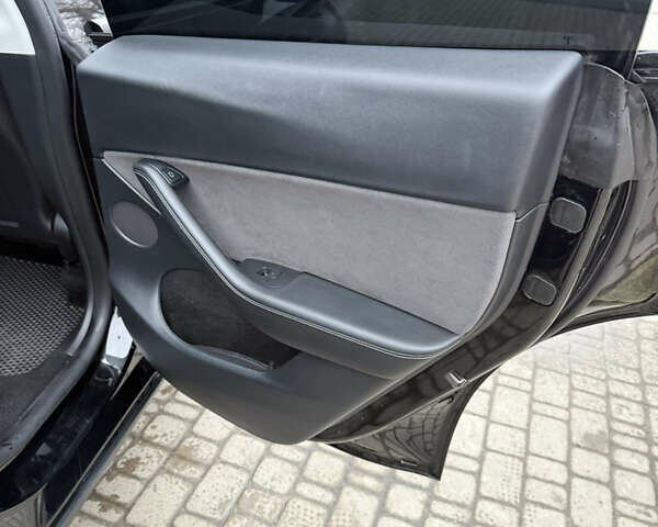 Чорний Тесла Model Y, об'ємом двигуна 0 л та пробігом 33 тис. км за 28499 $, фото 7 на Automoto.ua