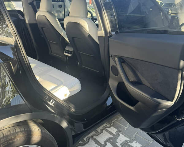Черный Тесла Model Y, объемом двигателя 0 л и пробегом 37 тыс. км за 24500 $, фото 23 на Automoto.ua