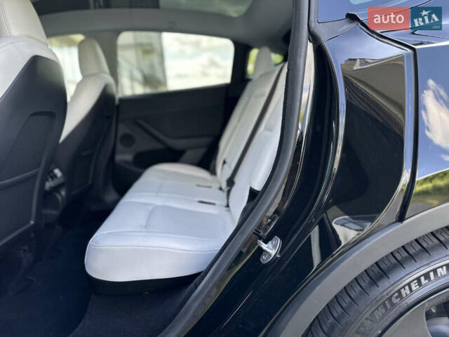 Черный Тесла Model Y, объемом двигателя 0 л и пробегом 13 тыс. км за 28999 $, фото 19 на Automoto.ua