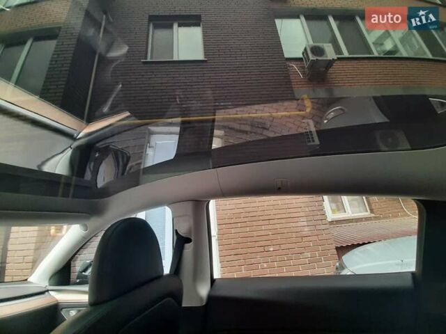 Черный Тесла Model Y, объемом двигателя 0 л и пробегом 46 тыс. км за 33000 $, фото 15 на Automoto.ua