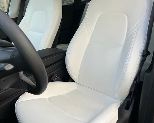 Черный Тесла Model Y, объемом двигателя 0 л и пробегом 21 тыс. км за 30500 $, фото 18 на Automoto.ua