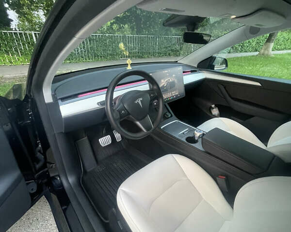 Чорний Тесла Model Y, об'ємом двигуна 0 л та пробігом 42 тис. км за 33900 $, фото 4 на Automoto.ua