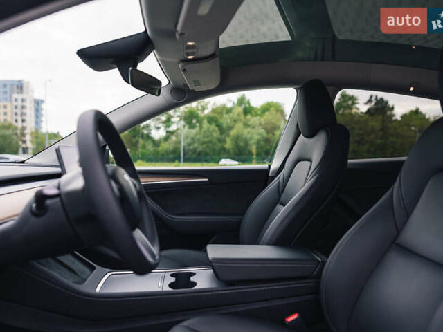 Черный Тесла Model Y, объемом двигателя 0 л и пробегом 16 тыс. км за 30200 $, фото 30 на Automoto.ua