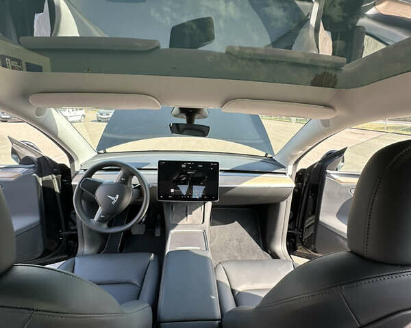 Черный Тесла Model Y, объемом двигателя 0 л и пробегом 31 тыс. км за 30500 $, фото 14 на Automoto.ua