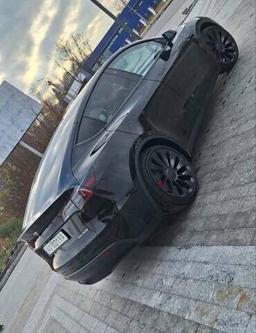 Черный Тесла Model Y, объемом двигателя 0 л и пробегом 27 тыс. км за 31300 $, фото 7 на Automoto.ua