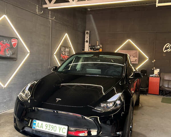 Черный Тесла Model Y, объемом двигателя 0 л и пробегом 71 тыс. км за 29000 $, фото 2 на Automoto.ua