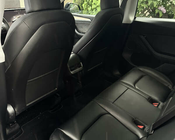 Черный Тесла Model Y, объемом двигателя 0 л и пробегом 8 тыс. км за 29900 $, фото 17 на Automoto.ua