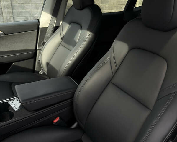 Чорний Тесла Model Y, об'ємом двигуна 0 л та пробігом 55 тис. км за 28100 $, фото 11 на Automoto.ua