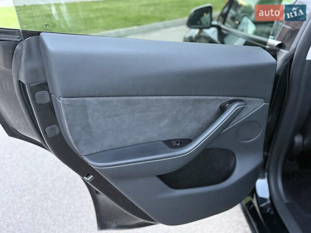 Черный Тесла Model Y, объемом двигателя 0 л и пробегом 67 тыс. км за 33490 $, фото 27 на Automoto.ua