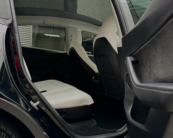 Черный Тесла Model Y, объемом двигателя 0 л и пробегом 28 тыс. км за 29000 $, фото 12 на Automoto.ua