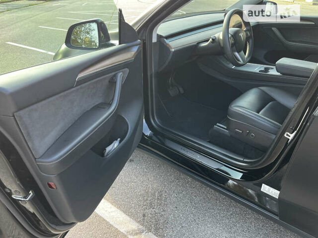 Черный Тесла Model Y, объемом двигателя 0 л и пробегом 32 тыс. км за 33900 $, фото 10 на Automoto.ua
