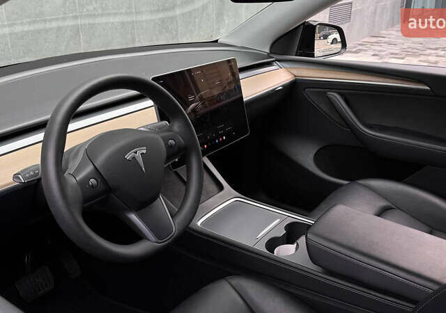 Чорний Тесла Model Y, об'ємом двигуна 0 л та пробігом 44 тис. км за 25500 $, фото 12 на Automoto.ua