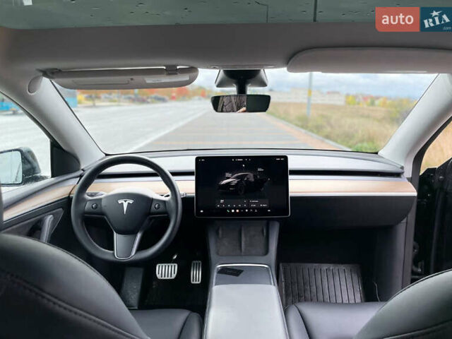 Черный Тесла Model Y, объемом двигателя 0 л и пробегом 16 тыс. км за 29200 $, фото 13 на Automoto.ua