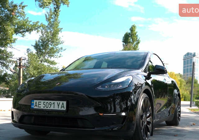 Черный Тесла Model Y, объемом двигателя 0 л и пробегом 38 тыс. км за 37000 $, фото 1 на Automoto.ua