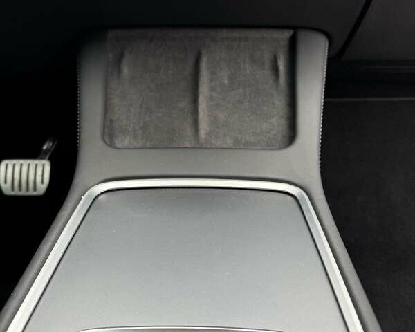 Черный Тесла Model Y, объемом двигателя 0 л и пробегом 10 тыс. км за 29800 $, фото 25 на Automoto.ua