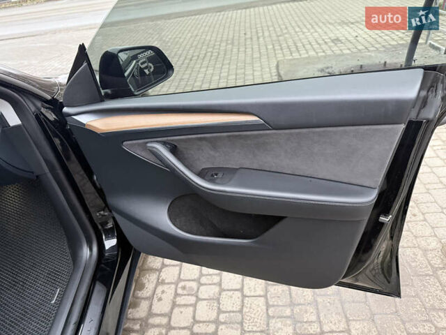 Чорний Тесла Model Y, об'ємом двигуна 0 л та пробігом 33 тис. км за 28499 $, фото 13 на Automoto.ua