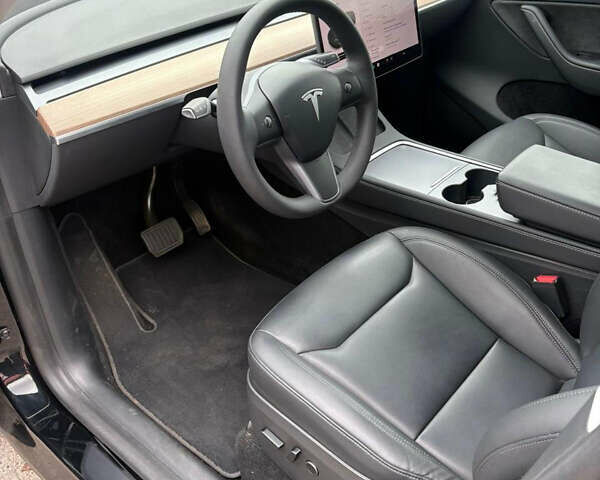 Чорний Тесла Model Y, об'ємом двигуна 0 л та пробігом 27 тис. км за 27399 $, фото 14 на Automoto.ua
