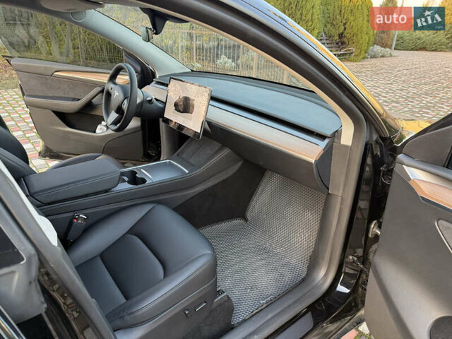 Черный Тесла Model Y, объемом двигателя 0 л и пробегом 15 тыс. км за 27000 $, фото 8 на Automoto.ua