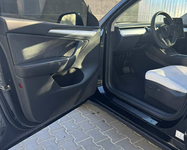 Черный Тесла Model Y, объемом двигателя 0 л и пробегом 37 тыс. км за 24500 $, фото 21 на Automoto.ua