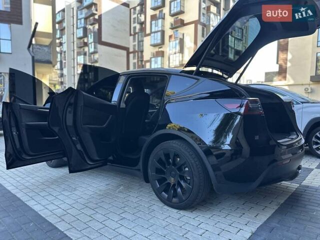 Черный Тесла Model Y, объемом двигателя 0 л и пробегом 65 тыс. км за 25555 $, фото 13 на Automoto.ua