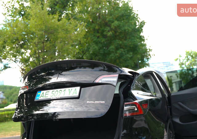 Черный Тесла Model Y, объемом двигателя 0 л и пробегом 38 тыс. км за 37000 $, фото 4 на Automoto.ua