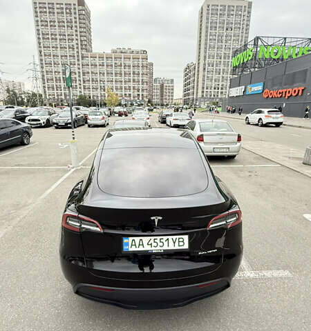 Черный Тесла Model Y, объемом двигателя 0 л и пробегом 33 тыс. км за 31000 $, фото 3 на Automoto.ua