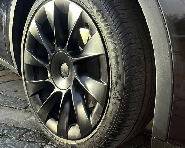 Черный Тесла Model Y, объемом двигателя 0 л и пробегом 59 тыс. км за 25950 $, фото 24 на Automoto.ua