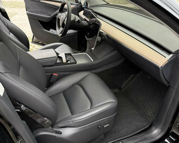 Черный Тесла Model Y, объемом двигателя 0 л и пробегом 80 тыс. км за 28000 $, фото 9 на Automoto.ua